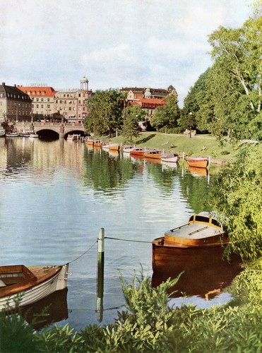 I Vallgraven hade Albion sin båt Toscha (1950) mini